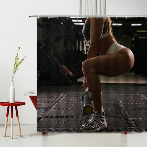 rideau de douche femme sportive avec barre